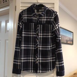 NWT Polly & Esther Juniors' size L Lattice-Trim Plaid Button-up Shirt (navy)